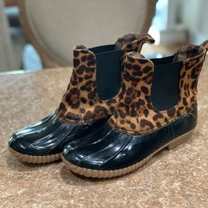Leopard print slide on duck boot